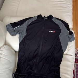 Bike shirt(L/M) +bike short(M/L)